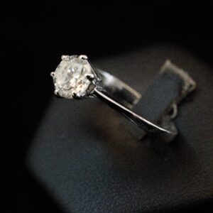 Anello solitario