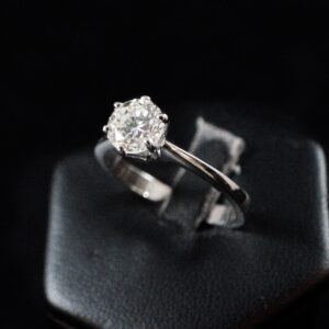 Anello solitario
