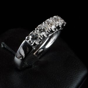 Anello 5 diamanti
