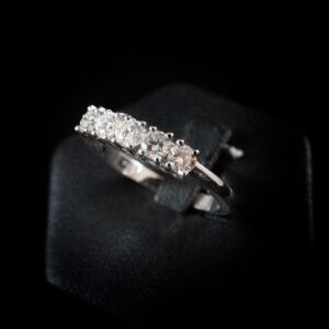 Anello 5 diamanti