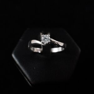 Anello solitario
