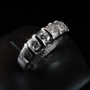 Anello 5 diamanti